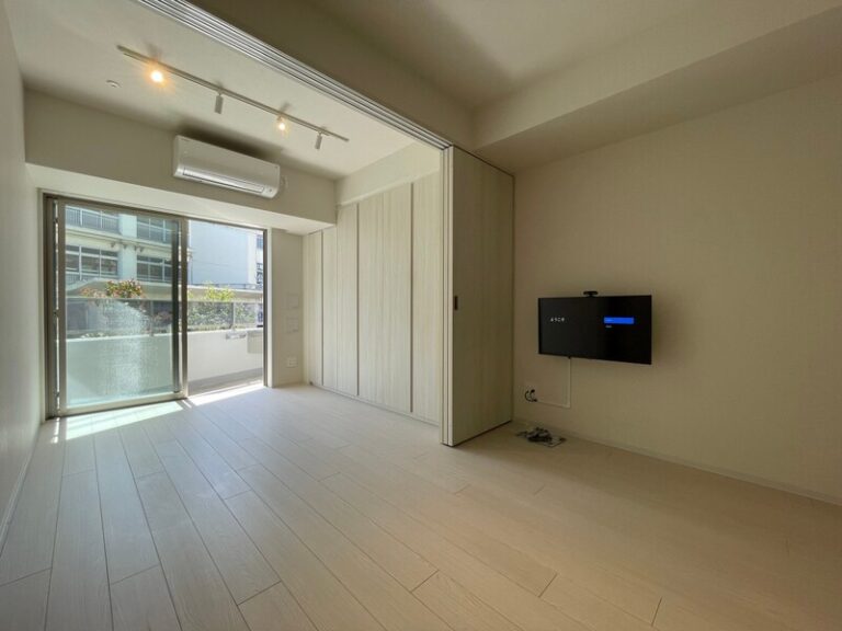 ルミーク本町ウェスト 204