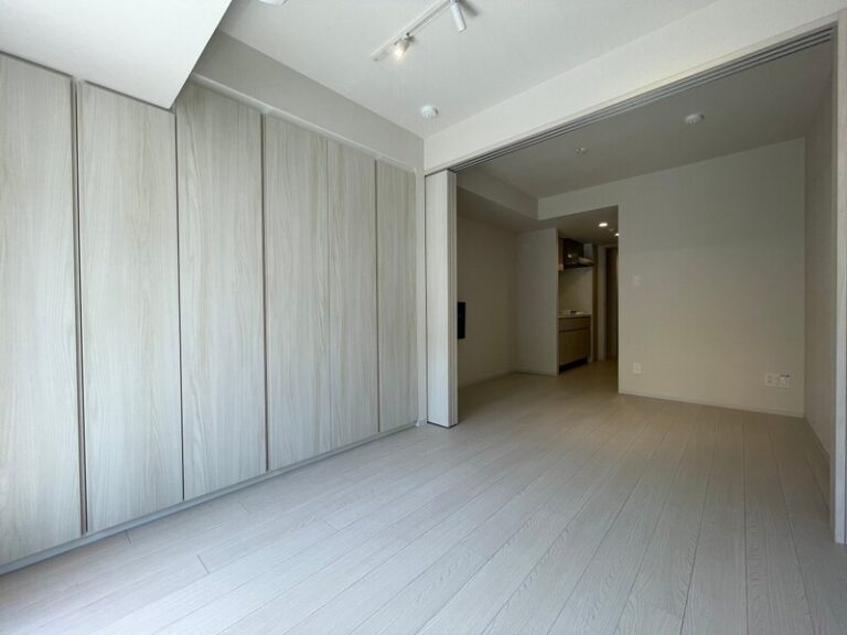 ルミーク本町ウェスト 204